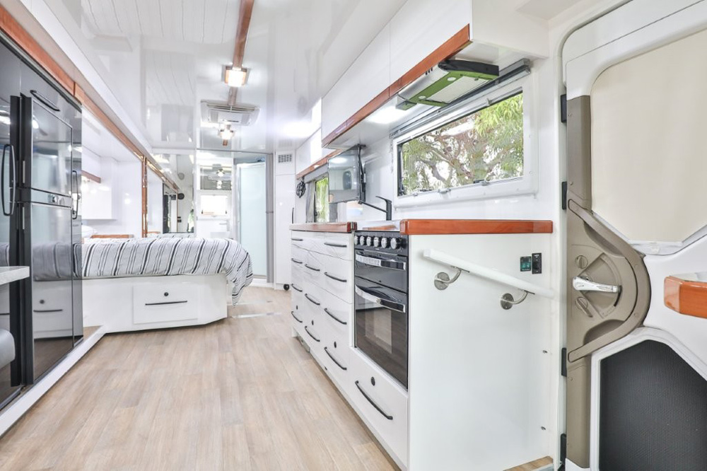 Wirraway 280 SL Classic White Motorhome